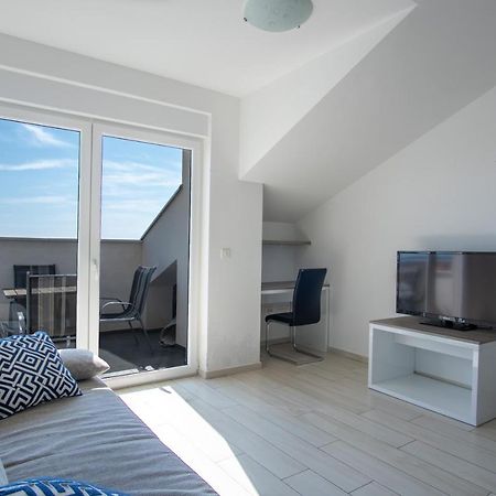 Novalja West Residence Экстерьер фото