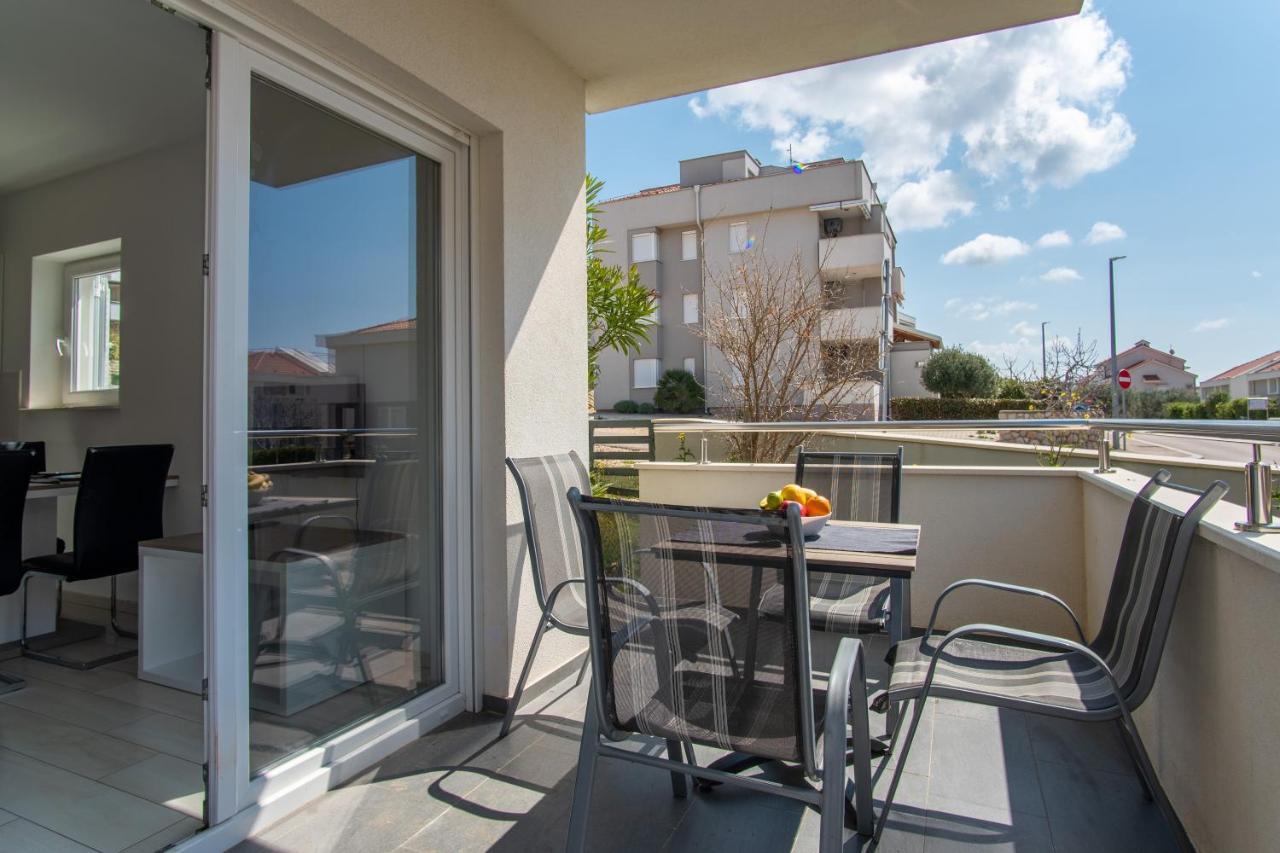 Novalja West Residence Экстерьер фото