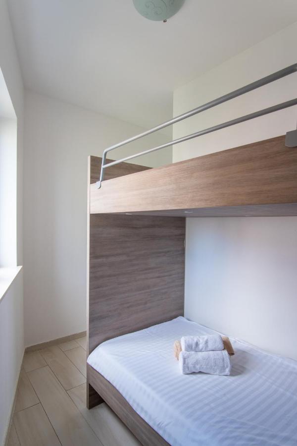 Novalja West Residence Экстерьер фото