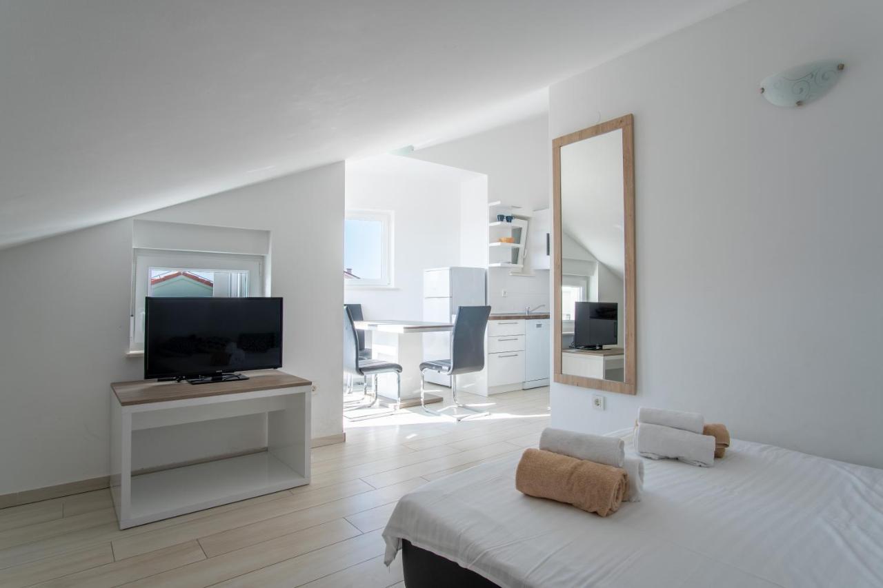 Novalja West Residence Экстерьер фото