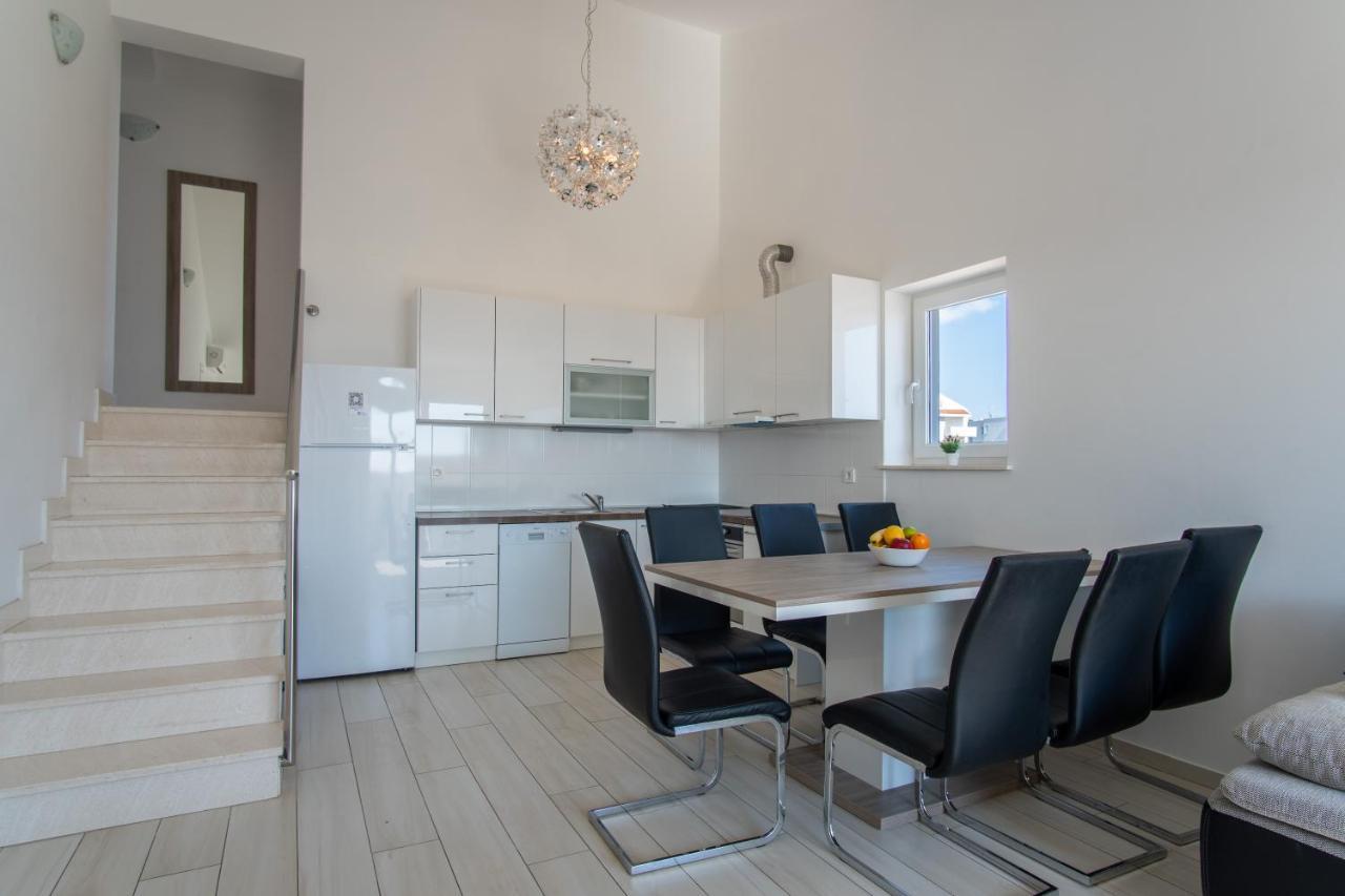 Novalja West Residence Экстерьер фото