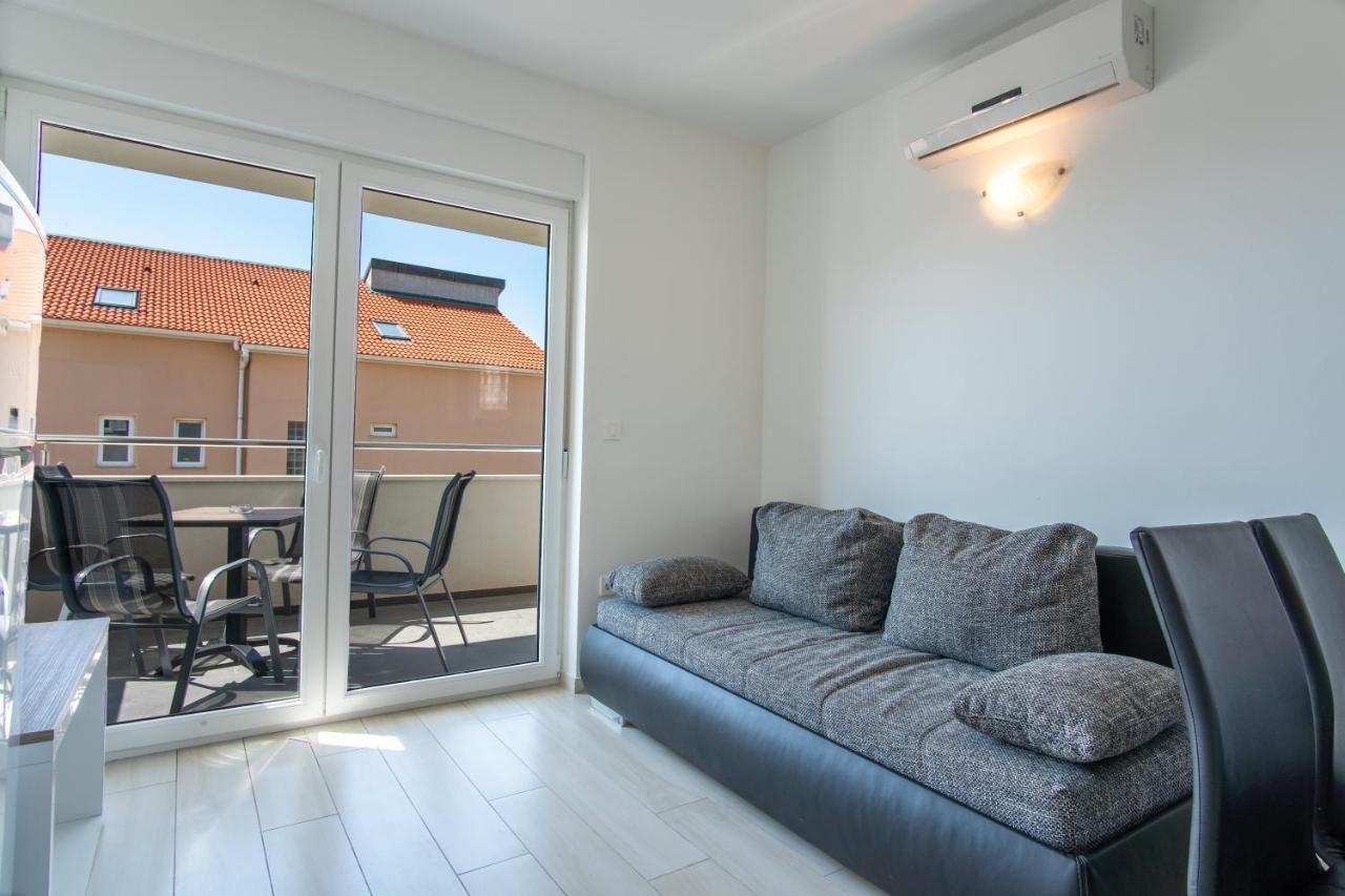 Novalja West Residence Экстерьер фото
