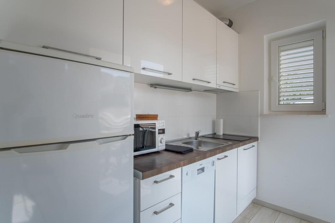 Novalja West Residence Экстерьер фото