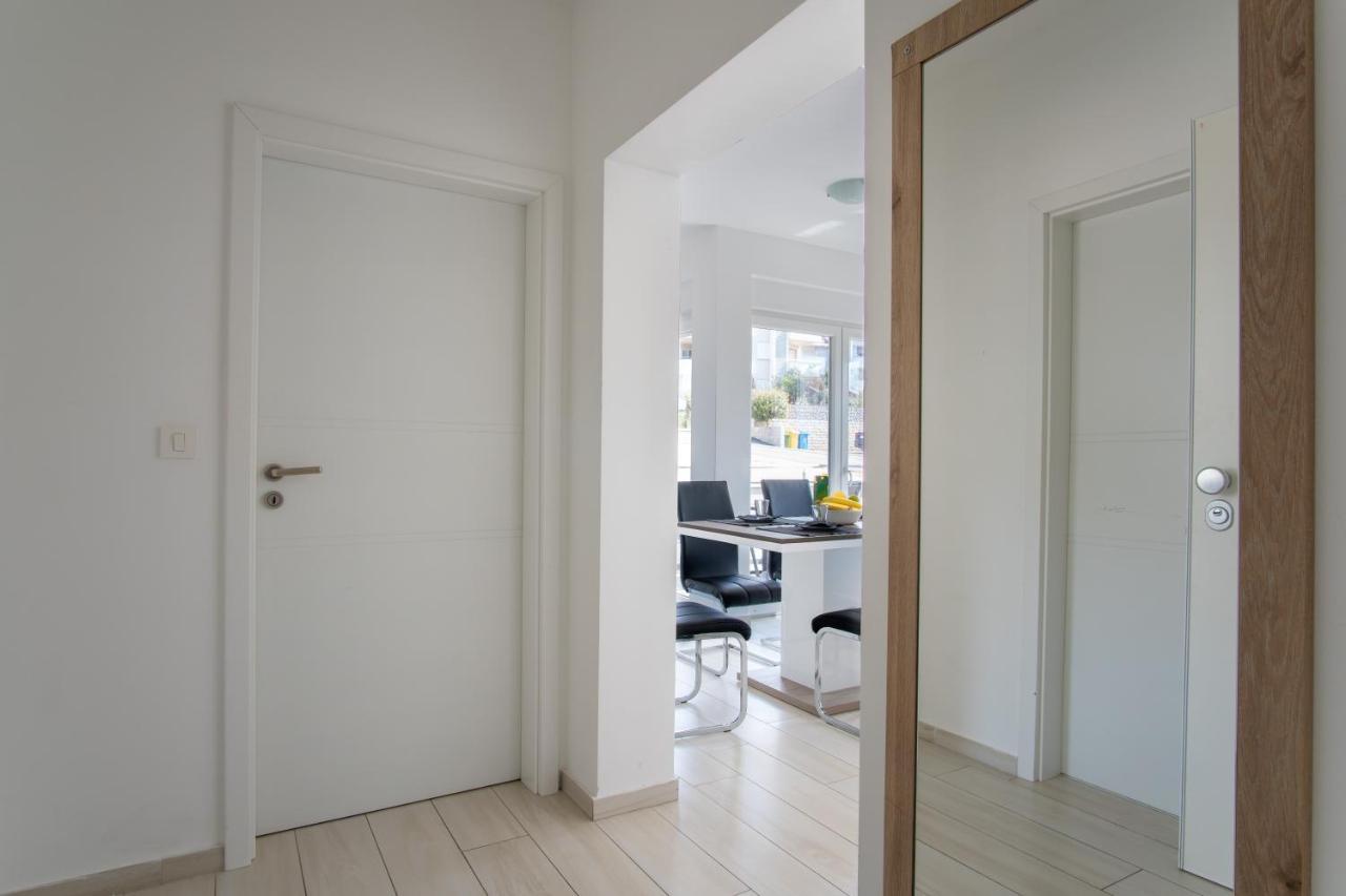 Novalja West Residence Экстерьер фото