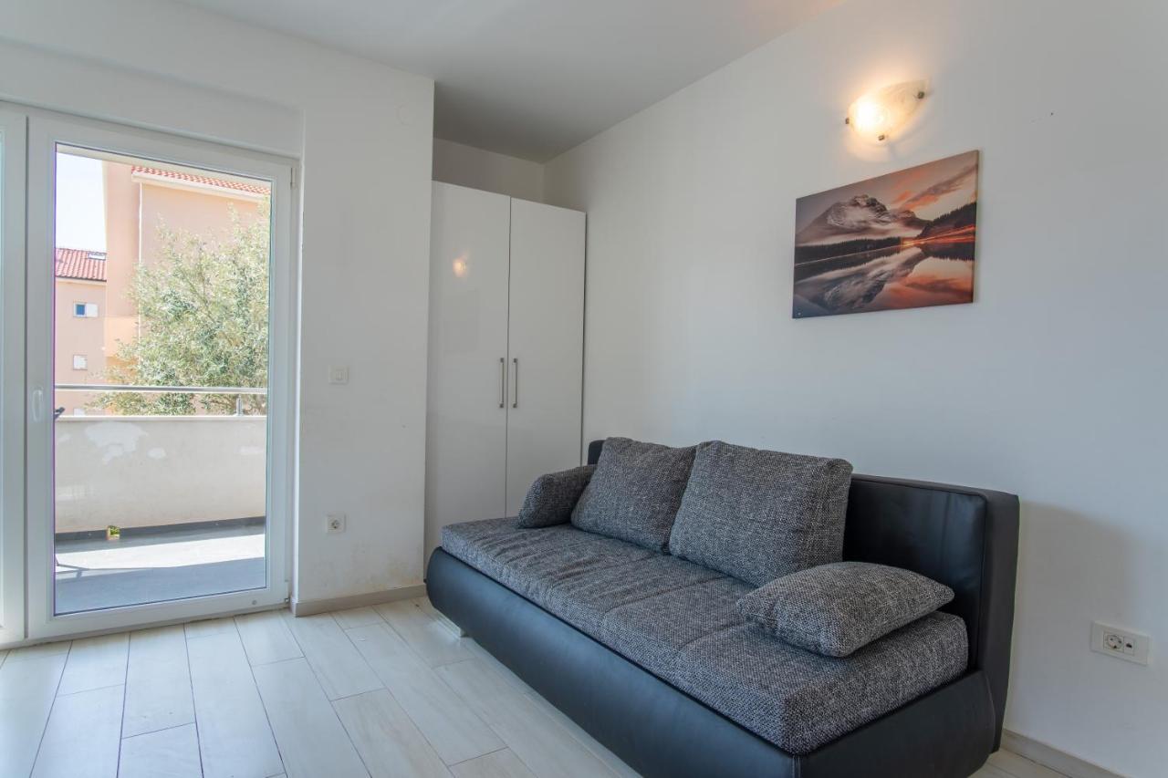 Novalja West Residence Экстерьер фото