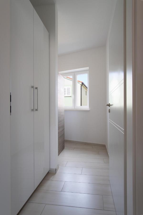 Novalja West Residence Экстерьер фото