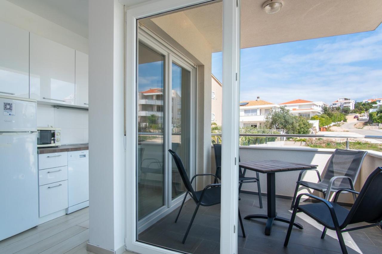 Novalja West Residence Экстерьер фото