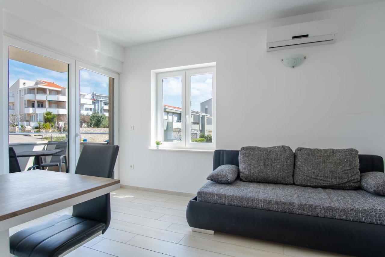 Novalja West Residence Экстерьер фото
