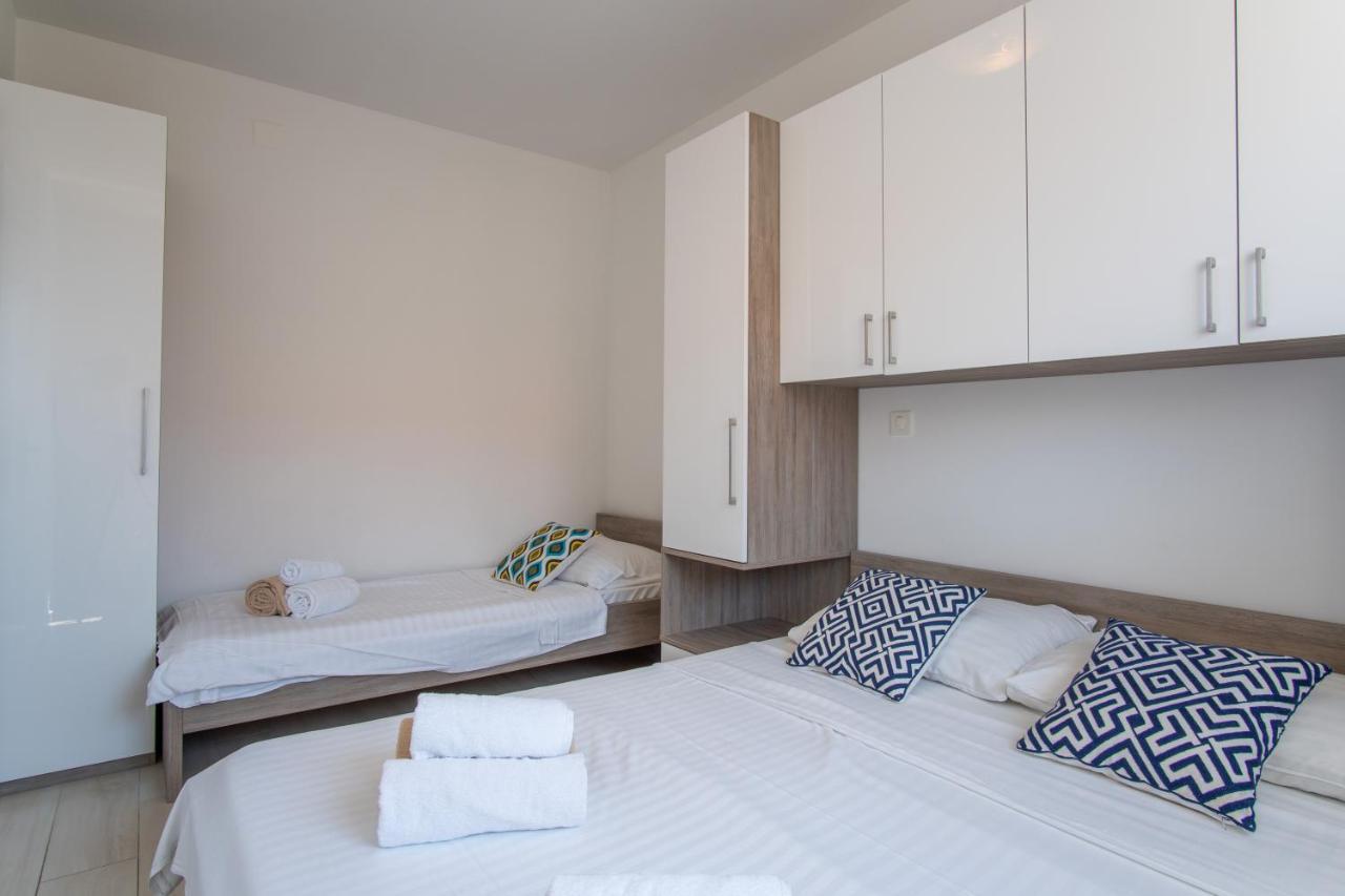 Novalja West Residence Экстерьер фото